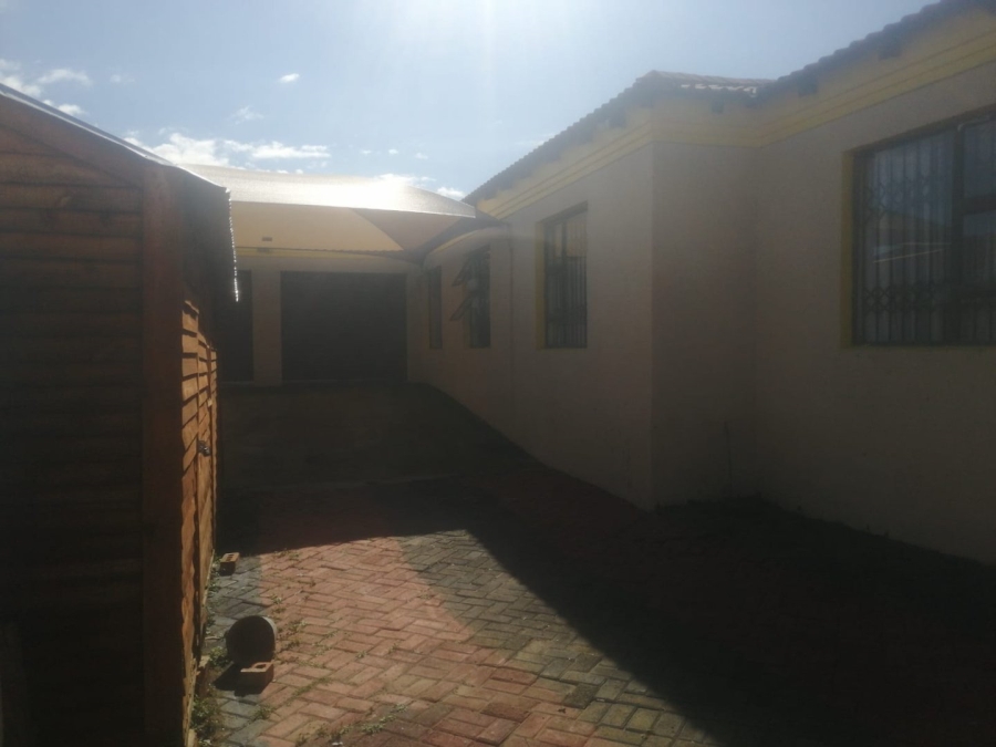 3 Bedroom Property for Sale in Botshabelo Free State